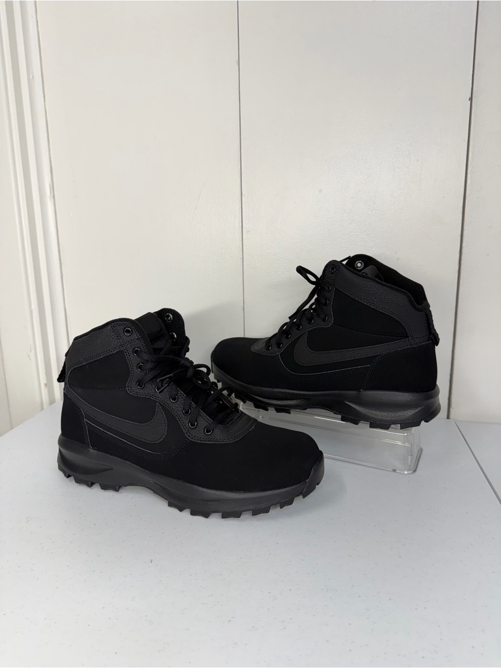 Nike Manoadome Triple Black Boots High Top Mens Size 11 NEW